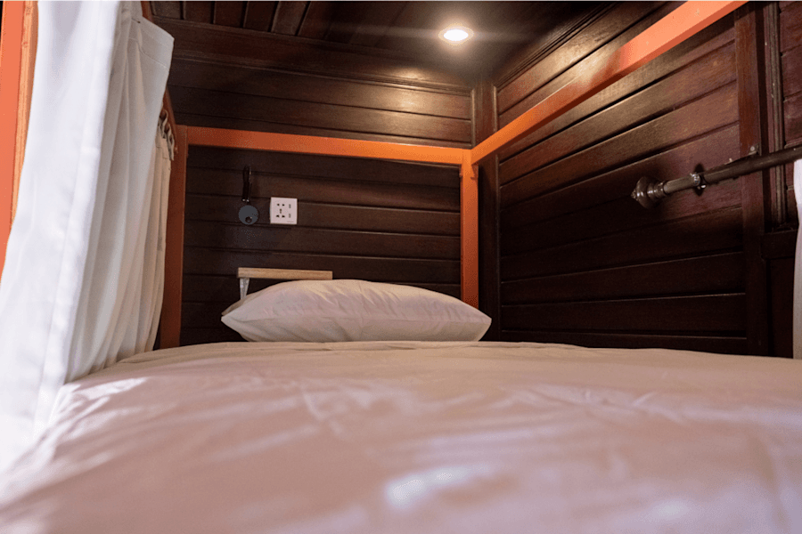 Standard 6-Bed Female Dorm