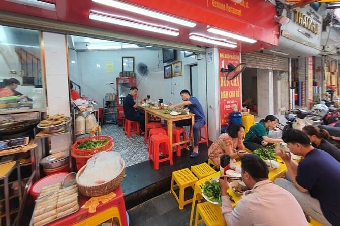 Hanoi Michelin Street Food + Train Street — photo 7