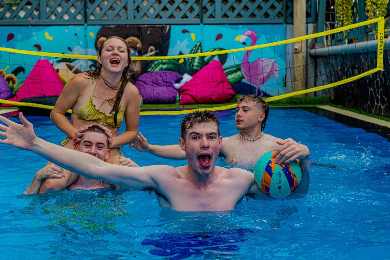 Pool Party & Ladies Night Karaoke — photo 2