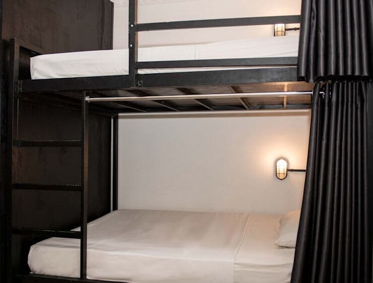 Standard 8-Bed Female Dorm